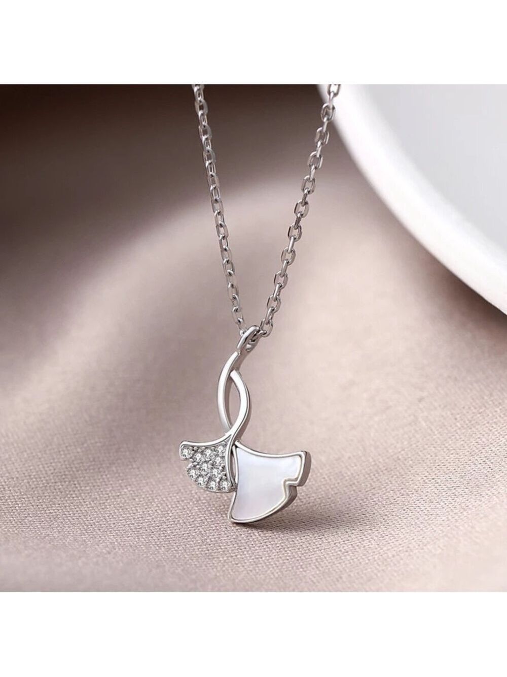 925 Sterling silver Ginkgo Leaf Shell MOP Fan-Shaped Necklace